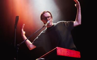 Spomienka na Jara: Daniel Žulčák oživí piesne Jara Filipa počas jedinečného koncertného večera